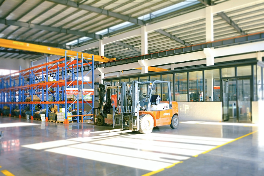 1_0001_Warehouse.jpg